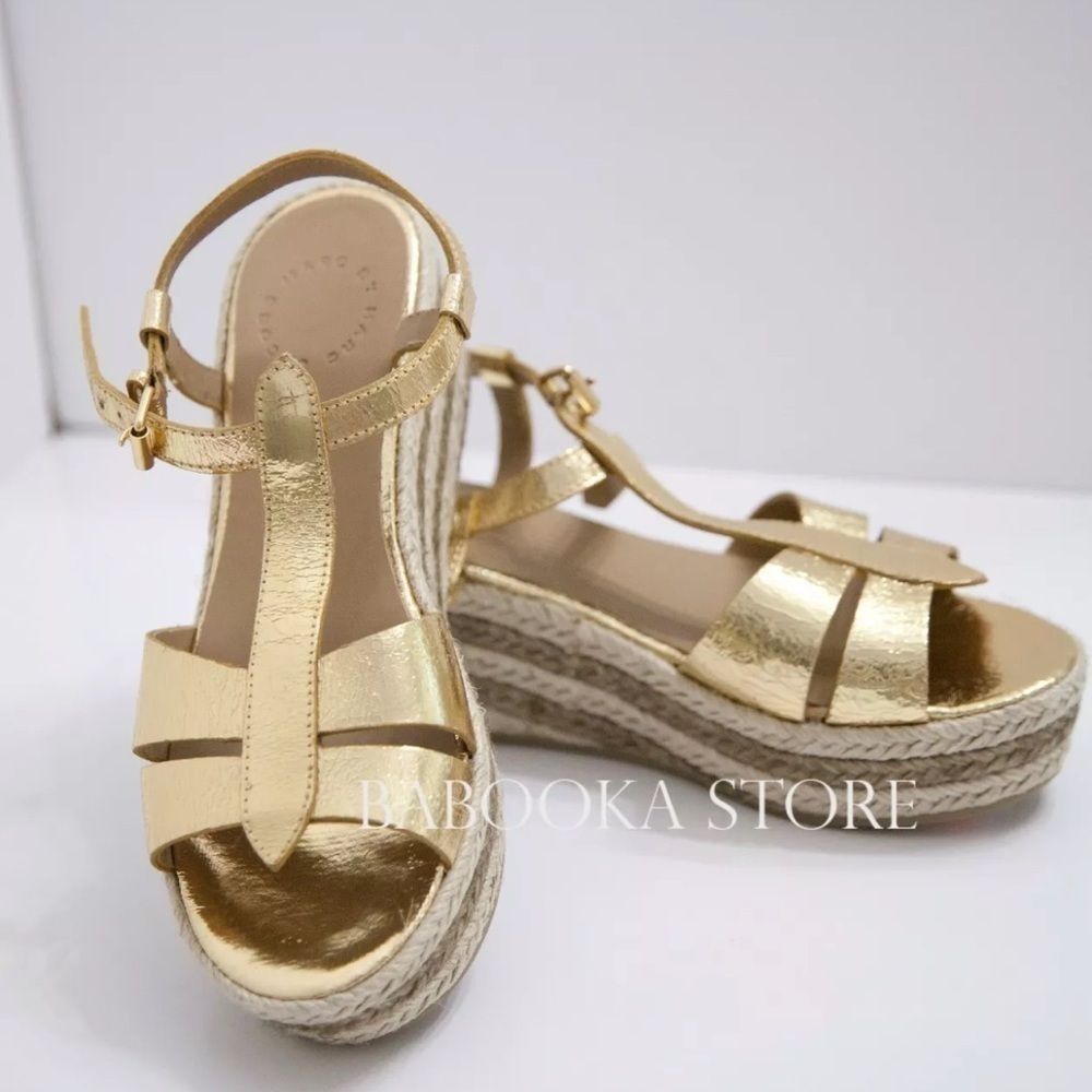 Marc Jacobs Espadrille Wedge Sandals Gold
Women's size 7.5 NWT